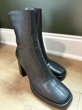 Platform Vintage Boots NWOT